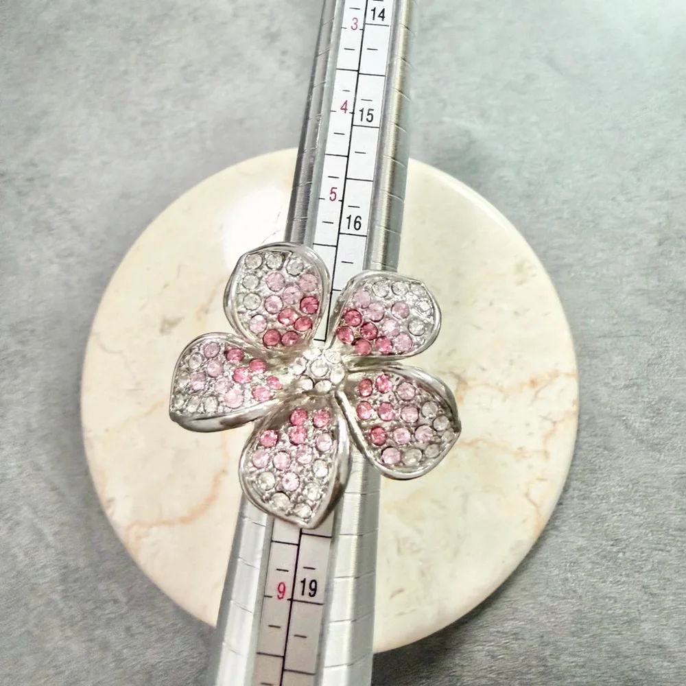 Vintage 1990’s Statement Silver Tone Flower Ring Pink/Clear Crystals Sz 6.5” - Picture 2 of 7